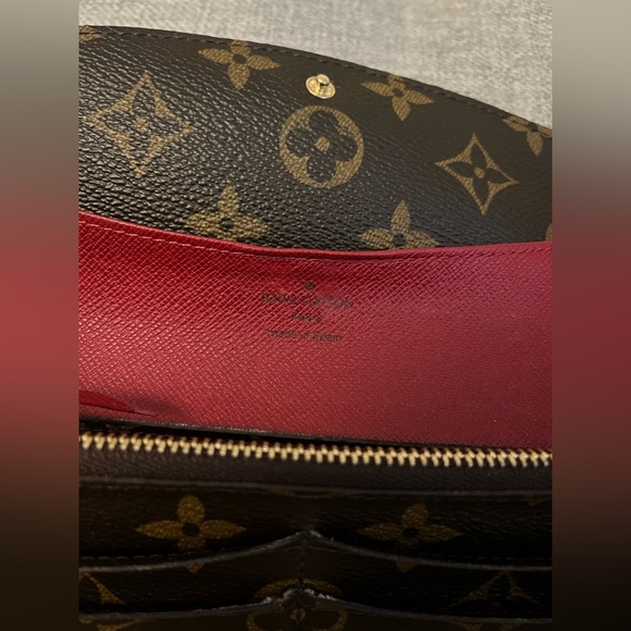 Louis Vuitton Emilie Wallet - Picture 5 of 8
